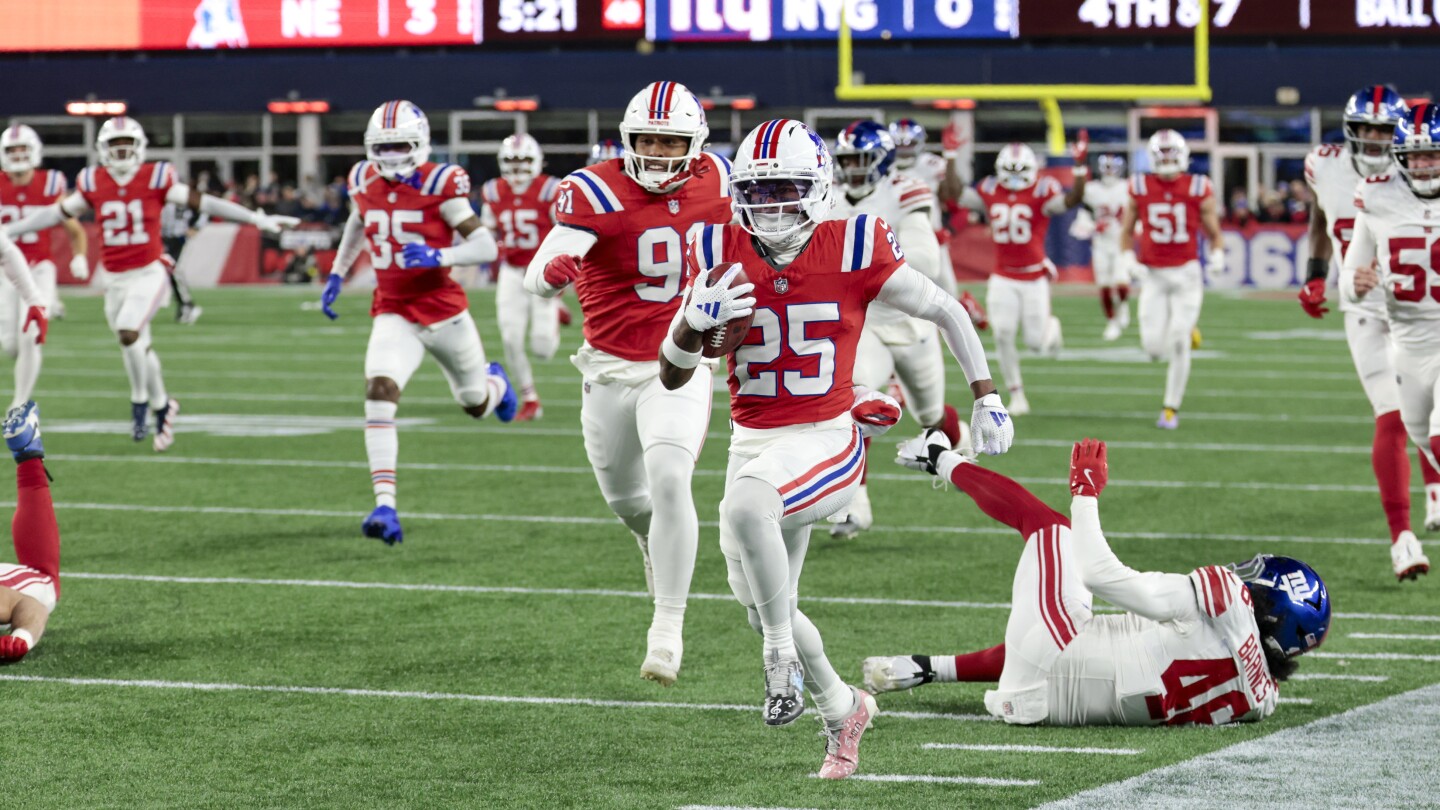 Marcus Jones credits his dad and his blockers for being NFL's all-time punt return leader