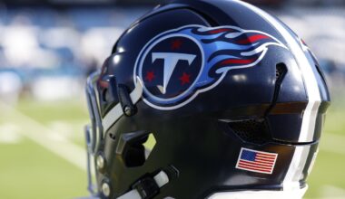 Titans sideline reporter loses spot on charter for sharing story from team flight