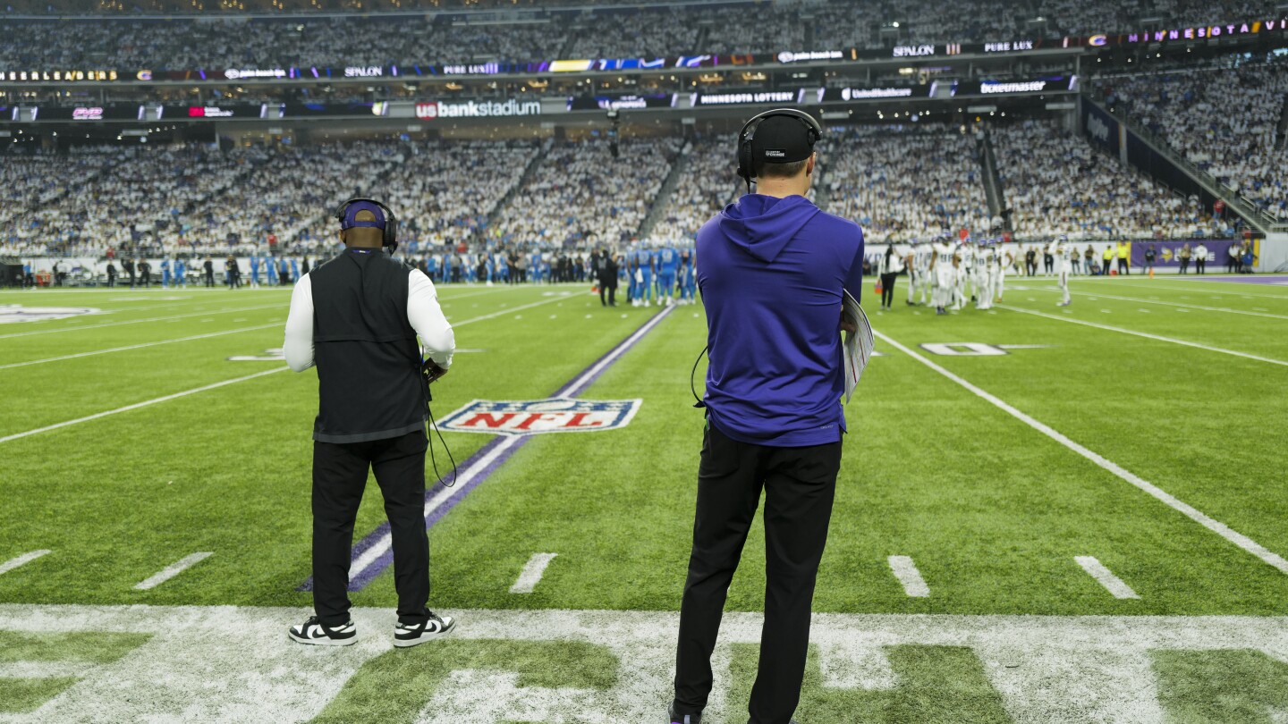 Kevin O'Connell: Vikings want Brian Flores as defensive coordinator "as long as we can have him"