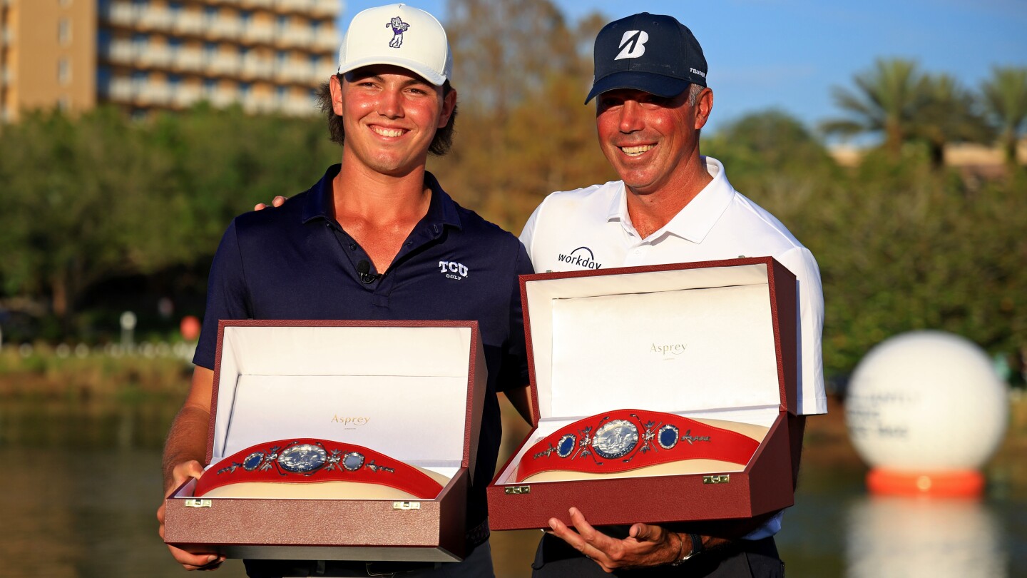 With dad in his heart and son by his side, Matt Kuchar earns emotional victory