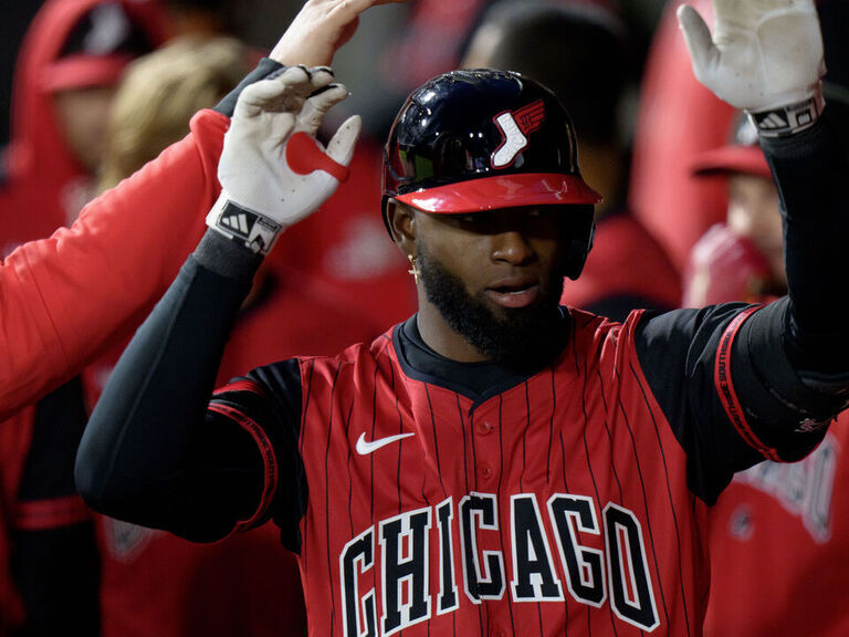 Report: White Sox discussing Robert trade with Mets, Reds