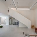 © Yoon, joon hwan White Brick House / PLAN Architects office - Interior Photography, Wood, Lighting, Stairs