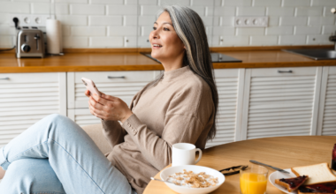 People who appear 20 years younger than their age almost always avoid these 6 common habits – VegOut