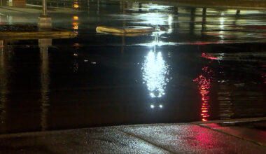 Northeast El Paso water main break floods streets, disrupts service