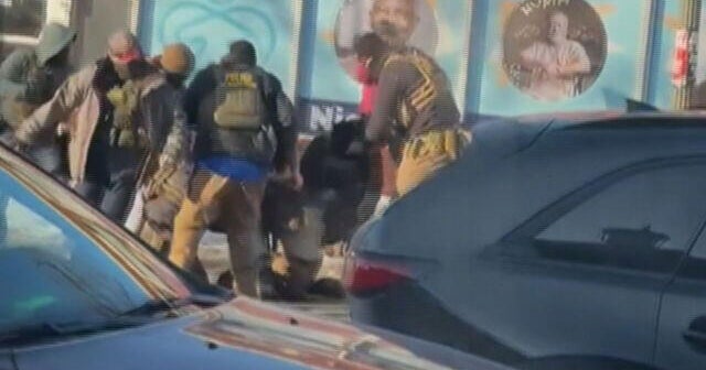 1/24: CBS Weekend News - CBS News