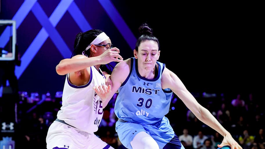 Breanna Stewart ballhandles during an Unrivaled game