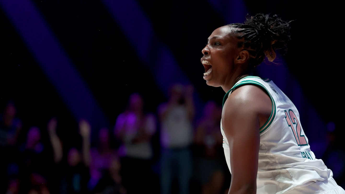 Maddy Siegrist, Marina Mabrey, Aaliyah Edwards