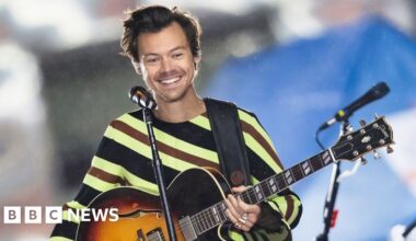 Harry Styles says new single is comeback's 'perfect little bow'