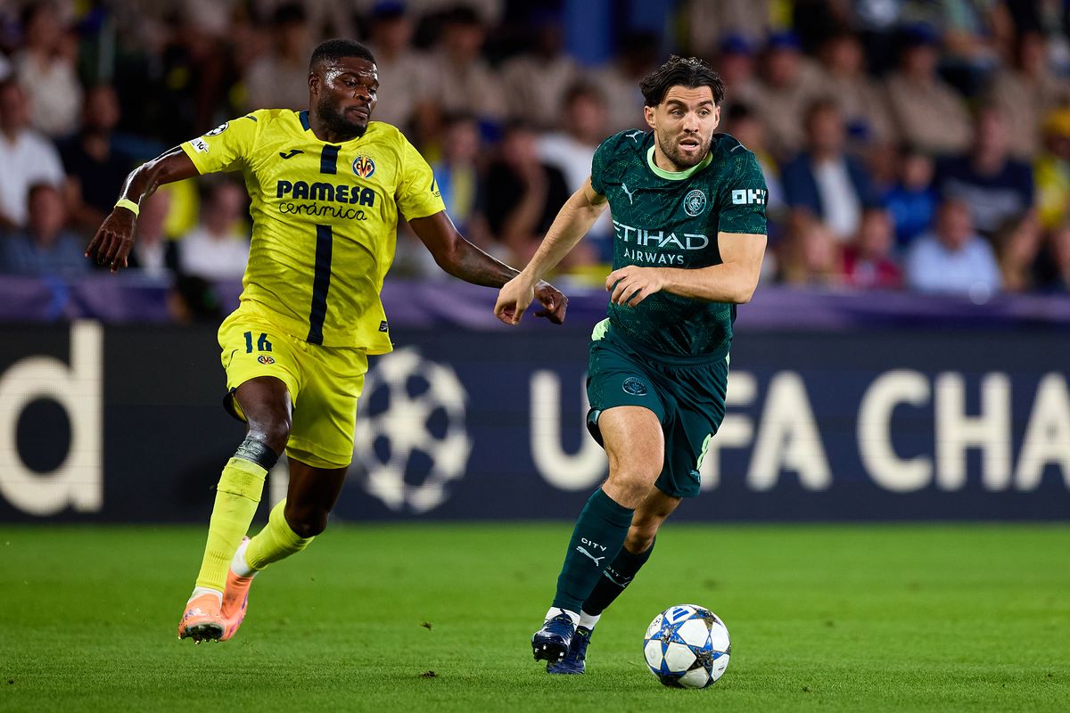Mateo Kovacic of Manchester City competes for the ball with Thomas Partey of Villarreal CF during the UEFA Champions League 2025/26 League Phase MD3 match between Villarreal CF and Manchester City