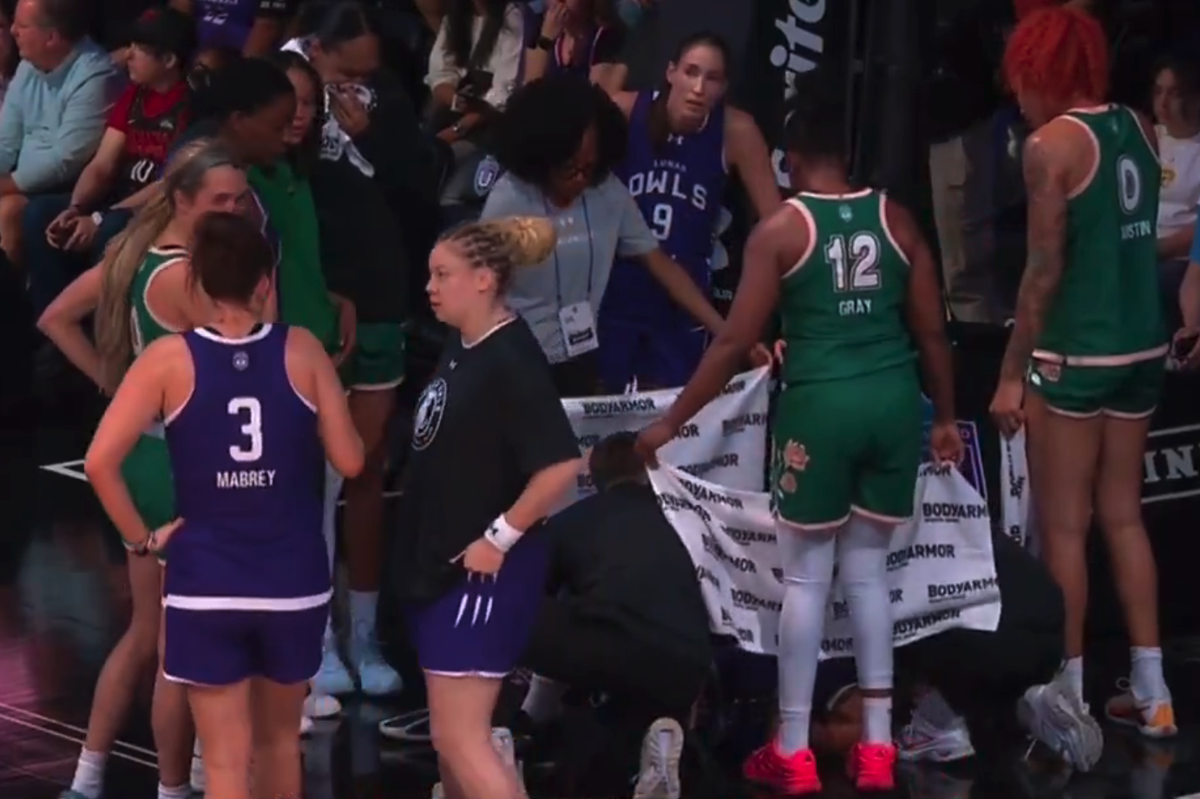 Aaliyah Edwards suffered an injury scare during Monday's Unrivaled season opener