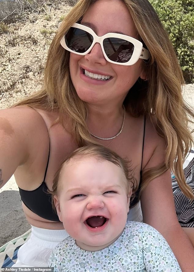 Ashley has now written an article about 'breaking up with my toxic mom group', criticising former friends for making her feel 'frozen out' in her vulnerable postpatum months