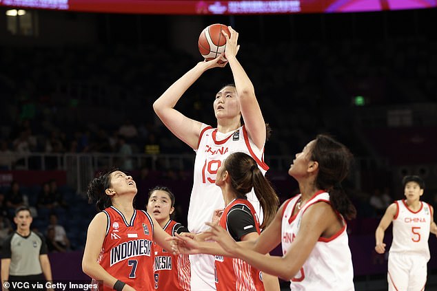 18-year-old star Zhang Ziyu has gone viral for dominating WNBA rivals in recent weeks