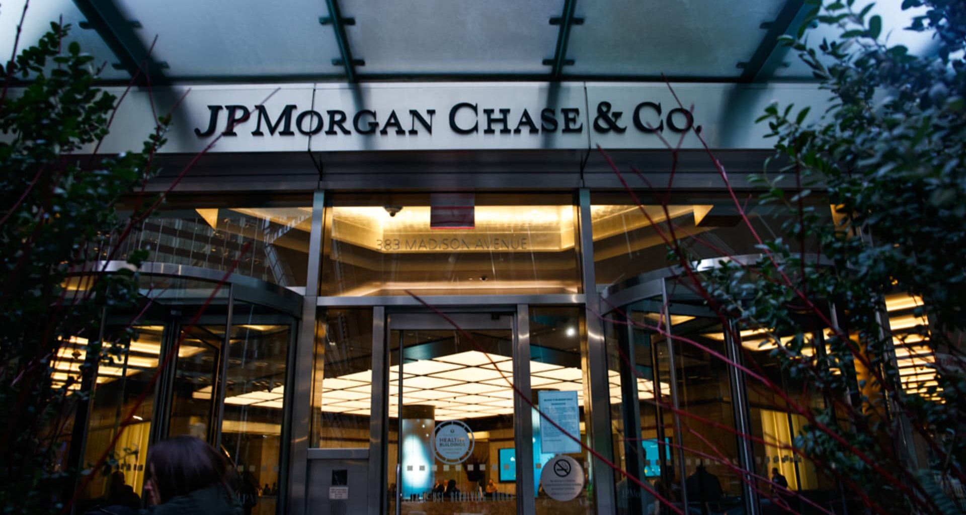 Bank stocks slide after Trump calls for credit card interest rate limit