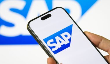 SAP shares fall after reporting disappointing cloud contract value