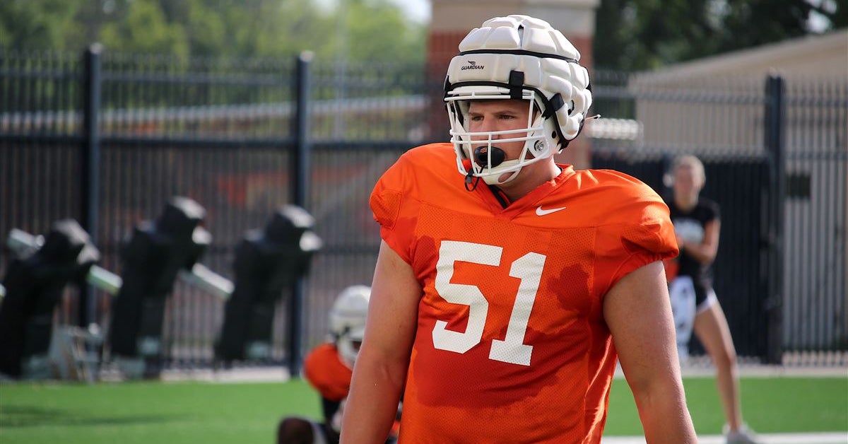 Wisconsin lands Oklahoma State IOL Austin Kawecki