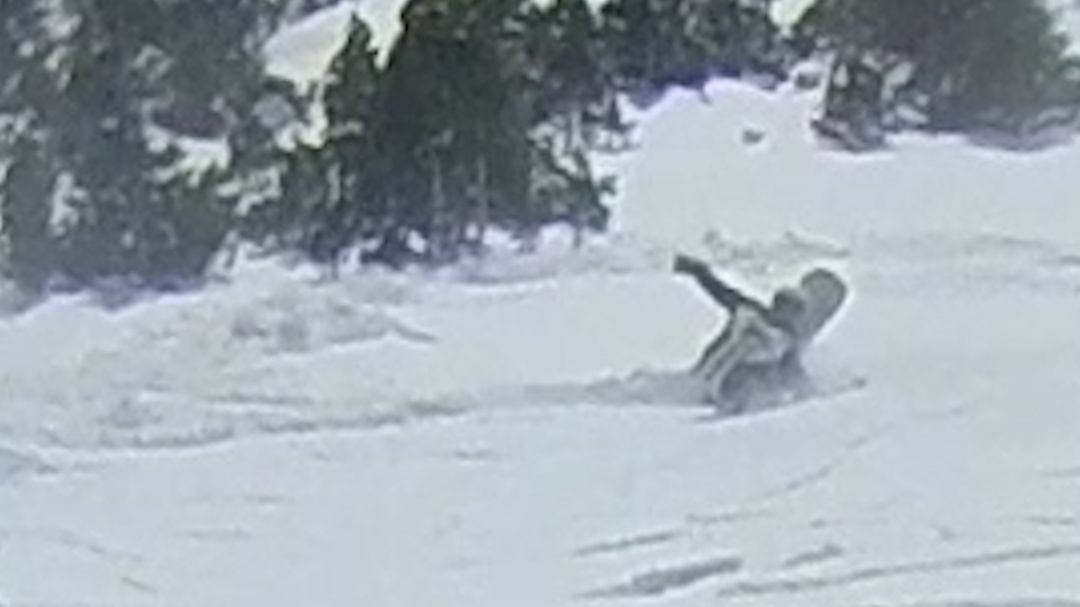 116328_Caught in an avalanche -CL.jpg