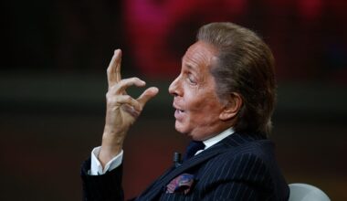 Fashion designer Valentino dies at the age of 93