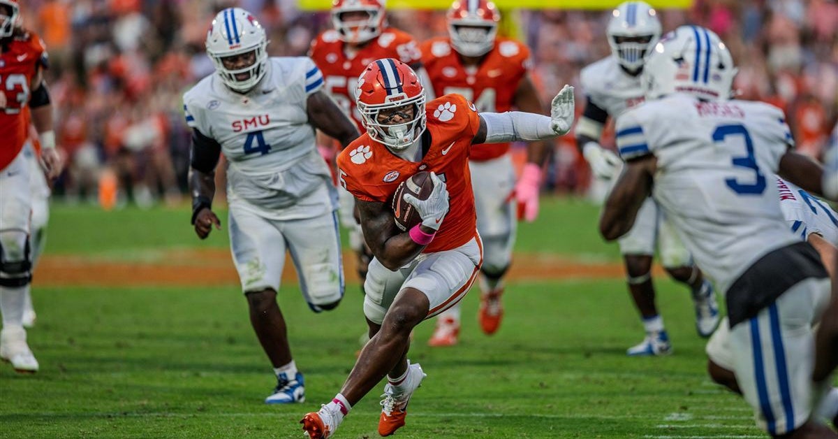 Clemson tight end transfer commits to WVU