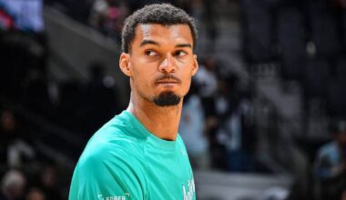 Victor Wembanyama leaves Spurs’ win over Knicks with leg injury