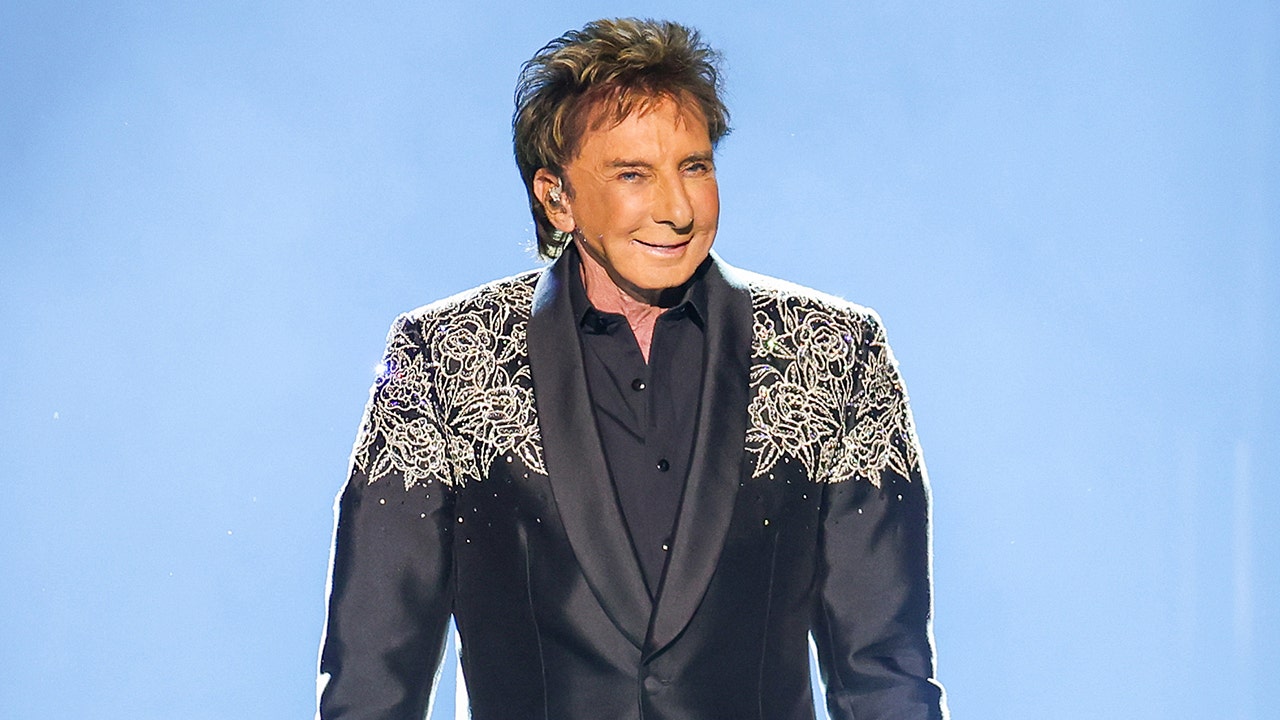 Barry Manilow shares health update from hospital after cancer surgery