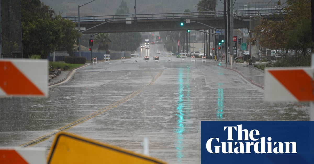 Flooding forces hundreds to flee homeless shelter in San Diego | California