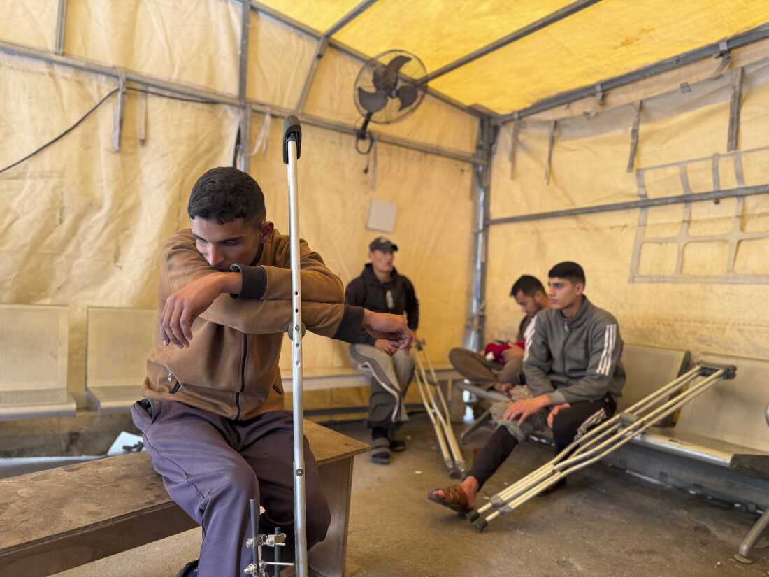 Patients at a MSF-run clinic in Gaza City receive treatment on Dec. 31, 2025.