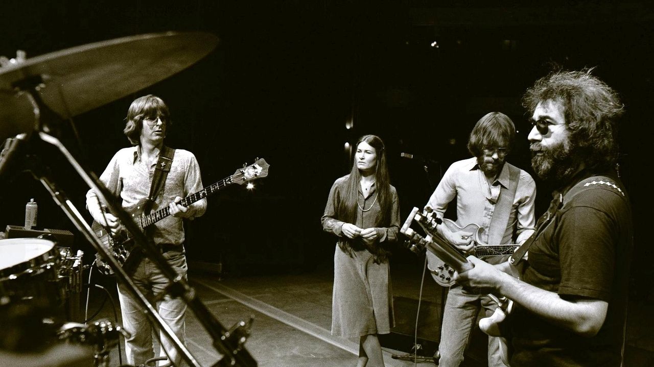 Fans remember the Grateful Dead's Bob Weir