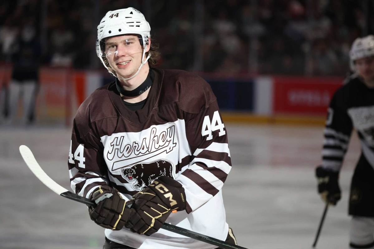 Bogdan Trineyev and Ivan Miroshnichenko combine for incredible goal in Hershey’s 3-2 win over Cleveland