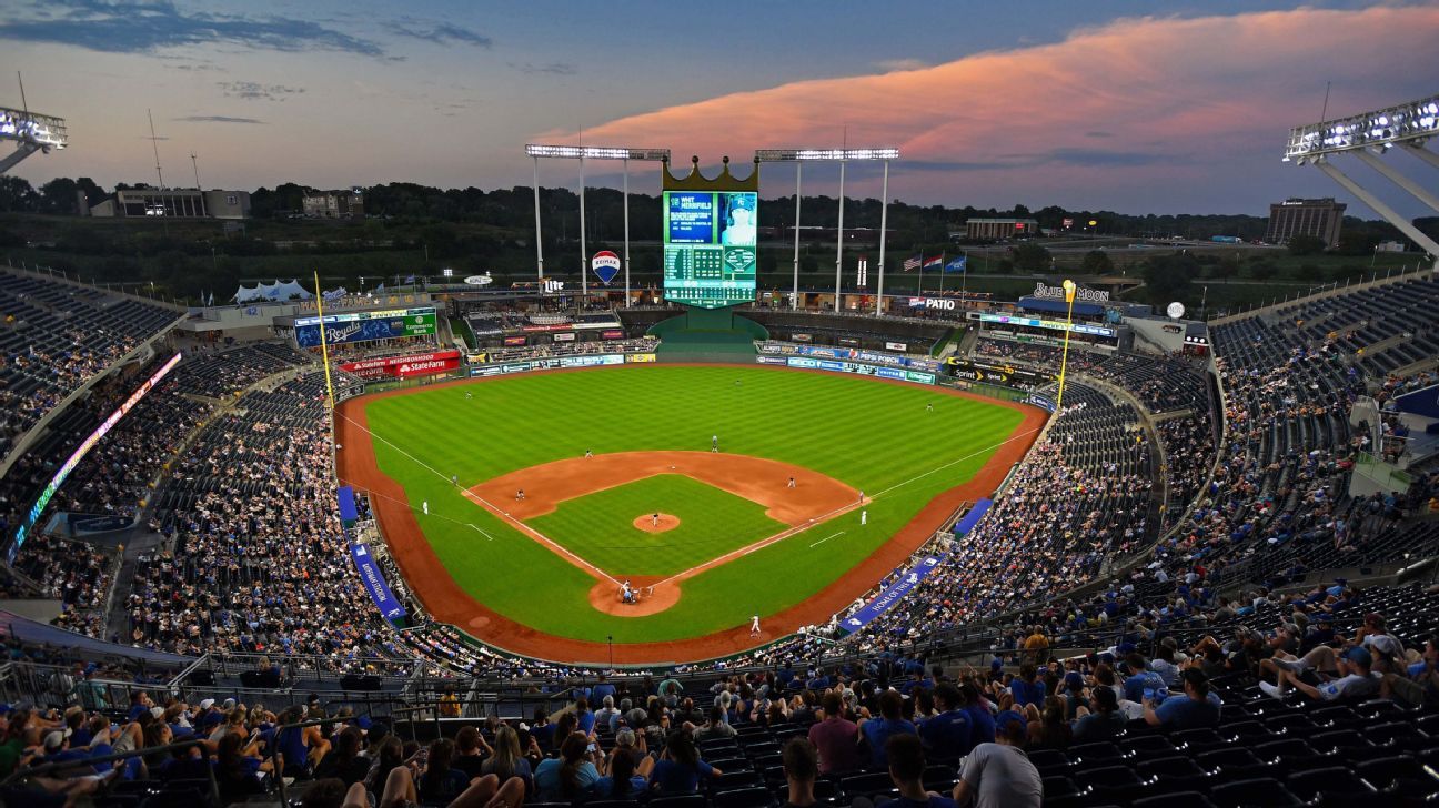 Sources: Royals to move in fences at Kauffman Stadium