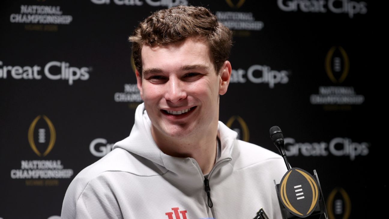 Fernando Mendoza shifts focus from homecoming to Hoosiers' run