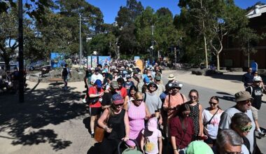 Australian Open live: Tennis Australia under pressure to fix 'worst fan experience'