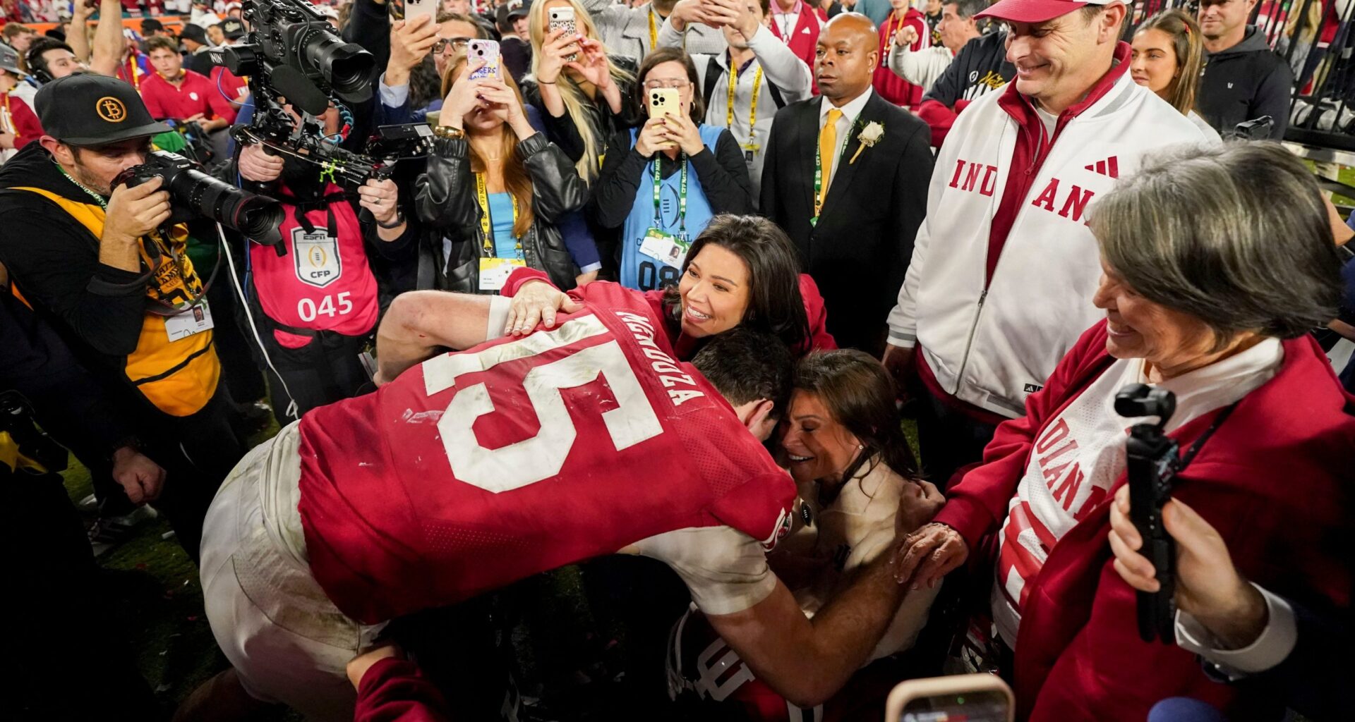 Fernando Mendoza's Aunt Had Another Viral Night At The National Championship