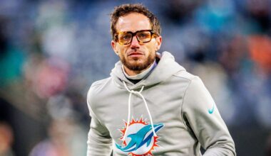 Sources: Chargers expected to hire Mike McDaniel as OC