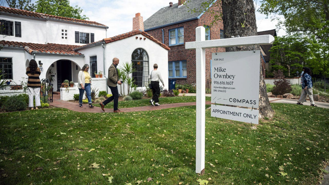 Housing market sellers outnumber buyers by 47.1% in December 2024