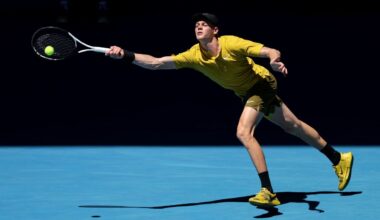 Australian Open live: Novak Djokovic eyeing fourth round; play suspended due to 40C heat