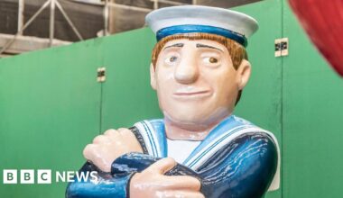 Exhibition celebrates Beryl Cook and her love for Plymouth