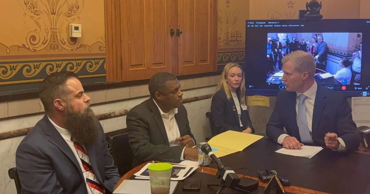 Iowa lawmakers advance bill allowing over-the-counter ivermectin, hydroxychloroquine