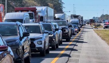 Person hit by car on I-95 North near stateline, all northbound lanes blocked, police say