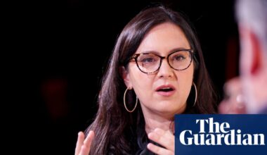 Bari Weiss tries to win CBS staffers’ trust amid ‘noise’ over 60 Minutes segment | CBS