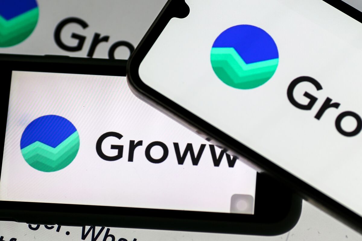 Groww Among Bidders for Prudential’s India Asset Management Firm