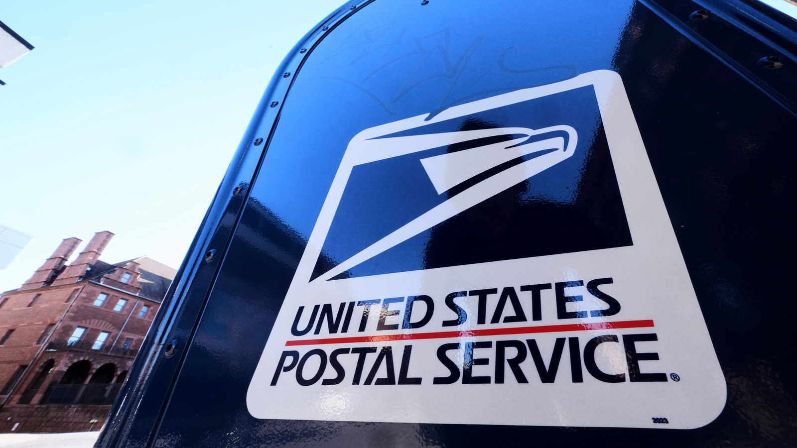 Multiple mail thefts in west Houston apartment complex, United States Postal Inspection Service says