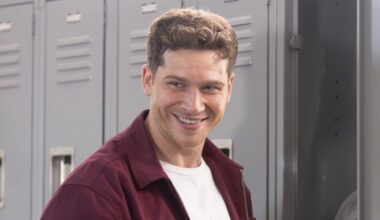 '9-1-1's Oliver Stark On Buck's Bi Love Triangle, 'Buddie' Shippers