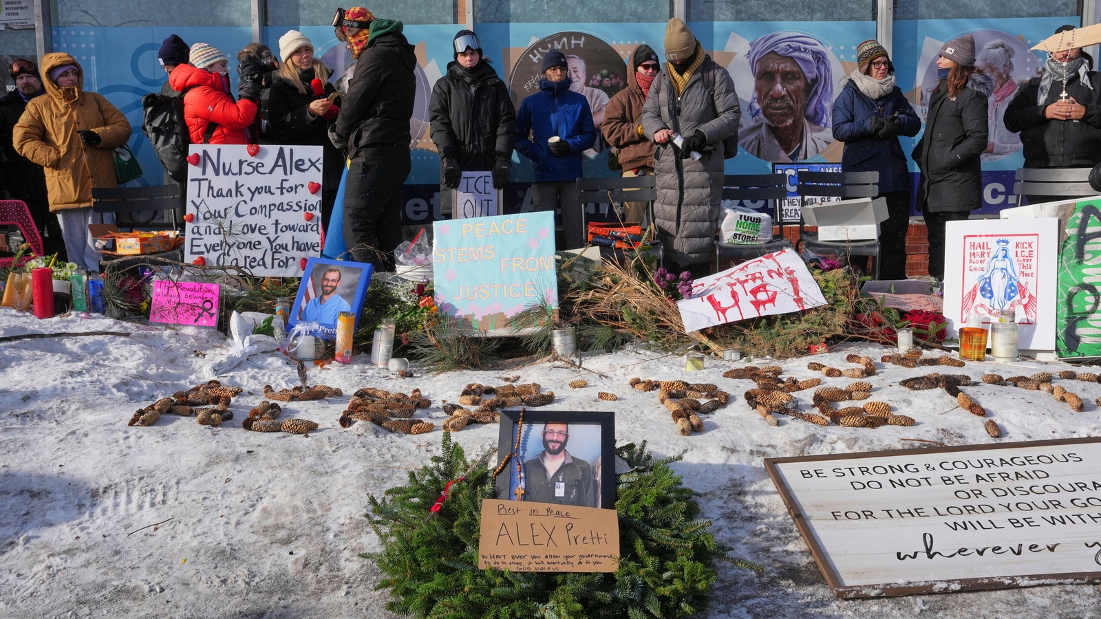 Minneapolis shooting live updates: Shooting of Alex Pretti intensifies protests; Trump says he's sending border czar Tom Homan