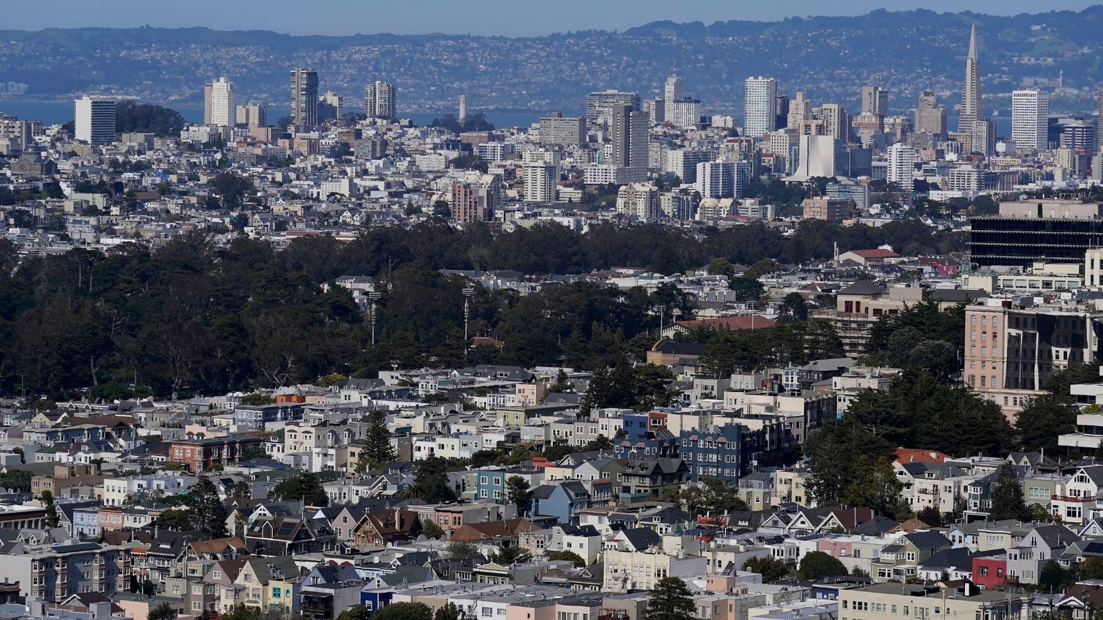 California projected to lose as many as 4 congressional seats after 2030 due to population decline, says latest Census estimates