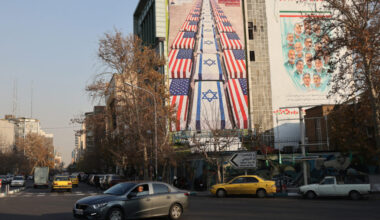 Anti-U.S. and anti-Israeli billboard on a building in Tehran
