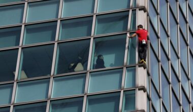 Live updates: Alex Honnold summits Taipei 101 skyscraper in free solo climb