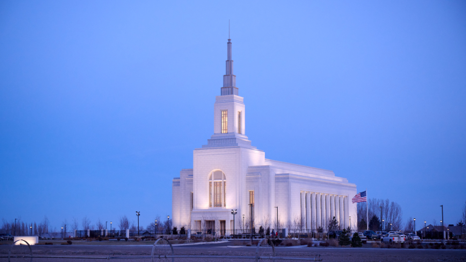 President-Oaks-Dedicates-Burley-Idaho-Temple