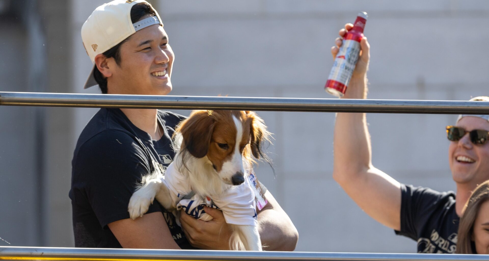Shohei Ohtani's Dog Decoy Receives Award in Photo at 2025 BBWAA Awards Dinner