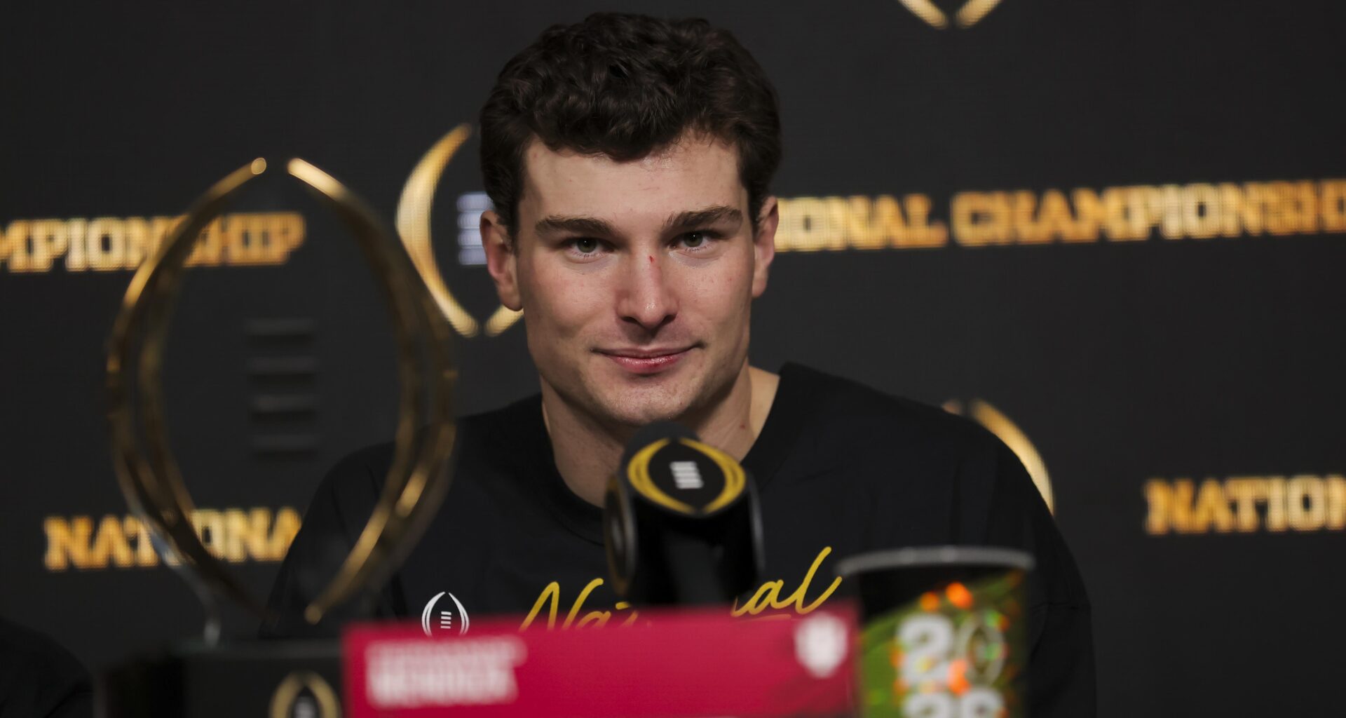 Fernando Mendoza, LinkedIn Agree to Partnership After Indiana QB's Viral Profile Updates