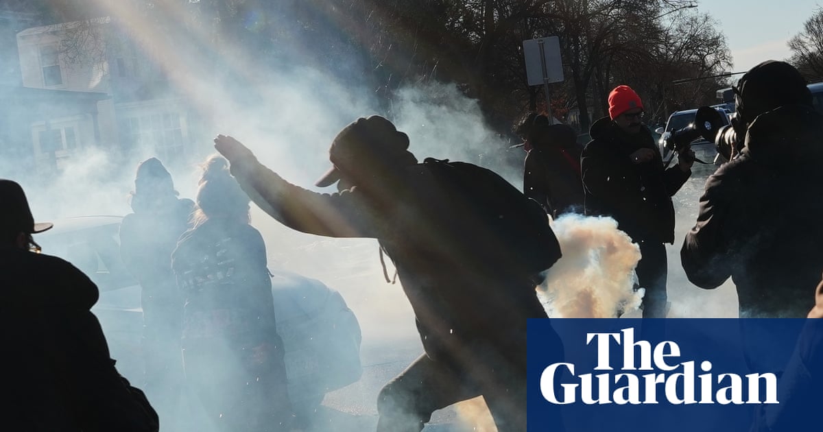US agents use teargas on Minneapolis protesters as anti-ICE calls intensify | Minnesota ICE shooting
